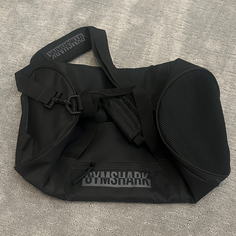 Gymshark Black Duffel Bag for Men